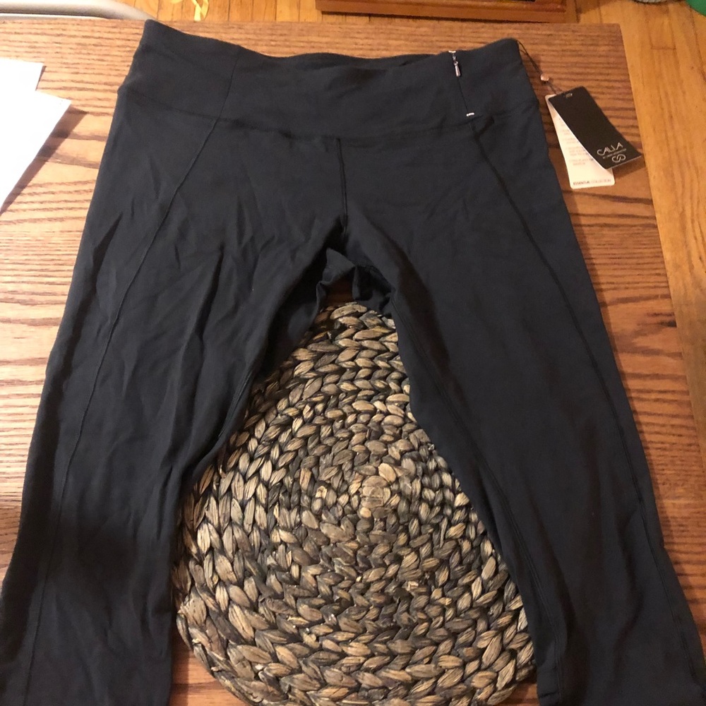 Calia by Carrie Underwood- tight fit capris